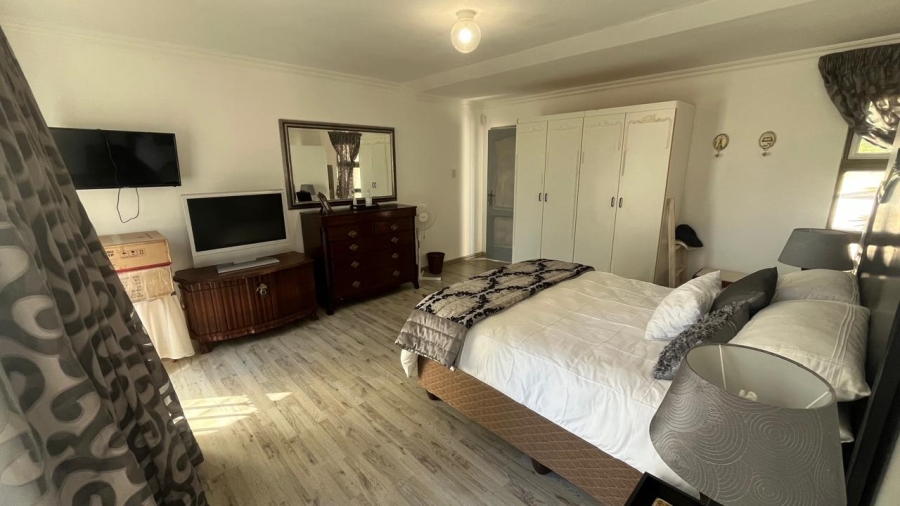3 Bedroom Property for Sale in Wavecrest Eastern Cape